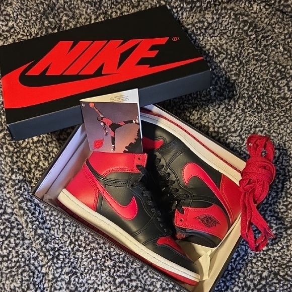 AIR JORDAN 1 - Picture 1 of 16